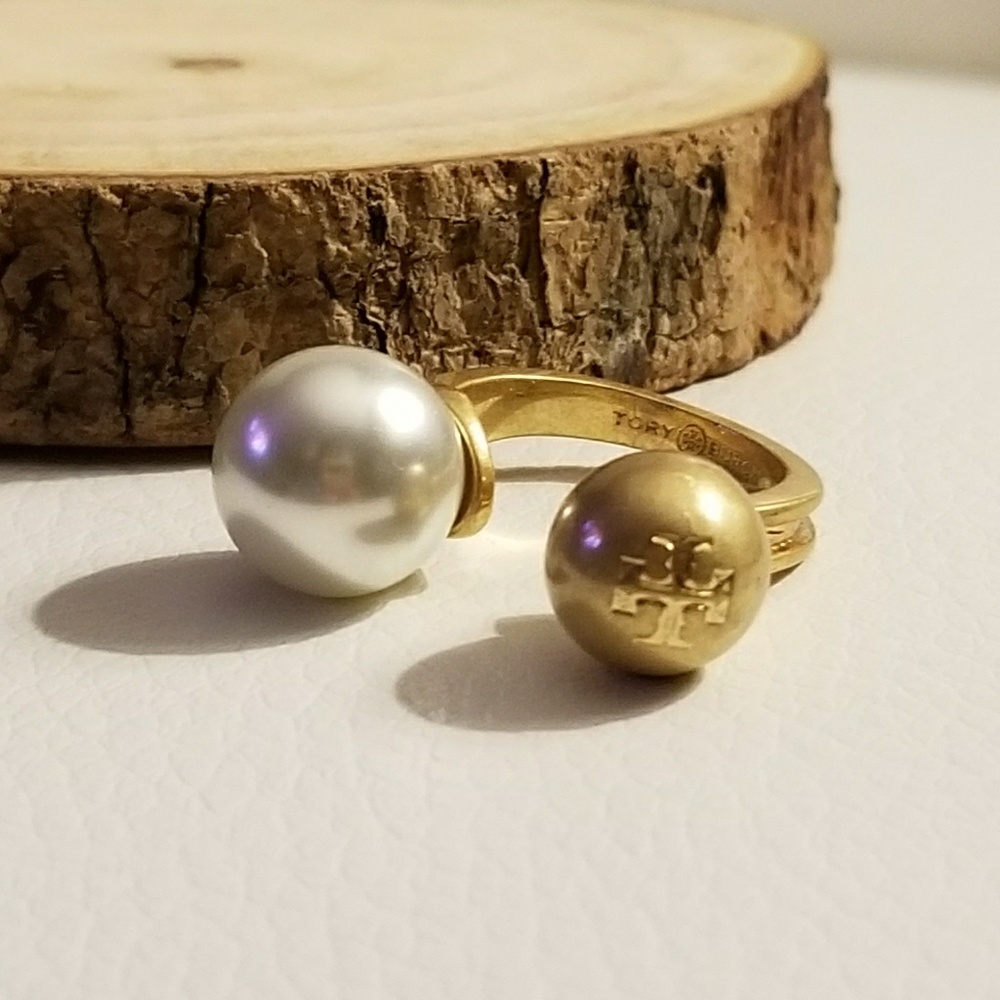 Tory Burch hammered metal and pearl float ring - Picture 5 of 6